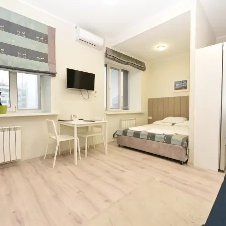 Вид на Золотой Рог Отели рядом с достопримечательностью «выстрелка о времени»