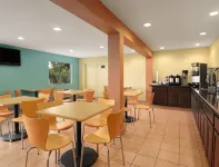 Super 8 by Wyndham Tulsa Hotels in Sapulpa