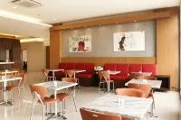 ROOMS INC d'botanica Bandung - Breakfast