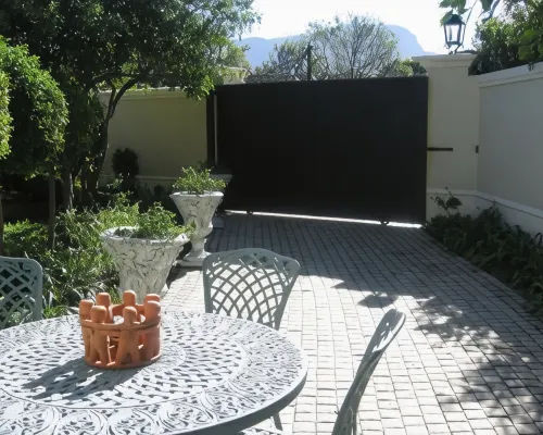 Navona Constantia Guest Cottage Hotels in Constantia