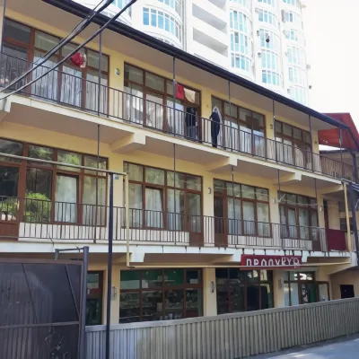 Zarechniy Hotel โรงแรมใน