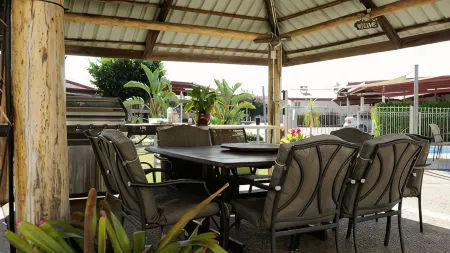 Sun Valley Motel Biloela Отели в г. Билоила