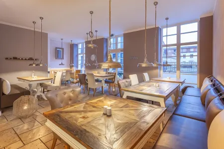 Suite Hotel Binz Familienhotel Rügen Отели рядом с достопримечательностью «Ausstellung Granitzhaus»