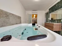 Residence Del Tellaro - Pools