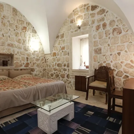 Kasr-I Nehroz Hotel