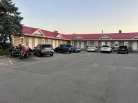 Tulip Motel - Parking