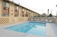 Days Inn by Wyndham Yakima - piscine