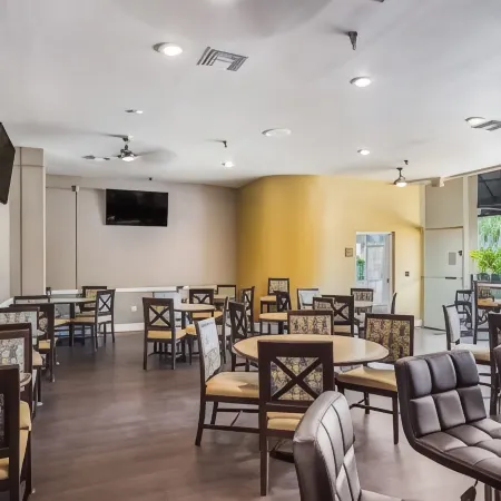Clarion Inn & Suites Central Clearwater Beach