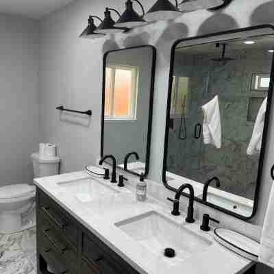 Spacious cozy Oasis retreat with private pool  Backyard Rooms