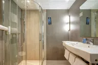 Kyriad Montbéliard Sochaux Hôtel & Spa - Quầy bar