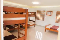 TJM Hot Spring Villa 1, a spacious 5-bedroom, with WiFi, AC in serene Los Baños