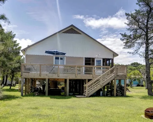 Canal Front 3 Bedroom Home / Newly Renovated Hotels in Frisco