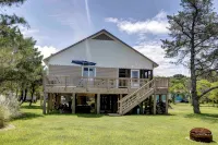Canal Front 3 Bedroom Home / Newly Renovated - 3-Star