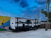 Luxury Home on Wheels • Wynwood’s Unique Stay