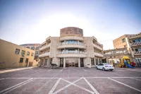 LANTING OCEAN VIEW HOTEL - parking