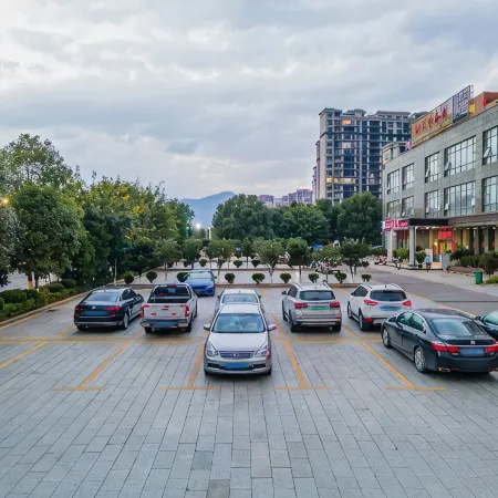 Huaqi International Hotel