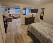 Quiet, cozy, well-lit basement studio in a peaceful Coeur d'Alene neighborhood