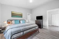 Beautiful Home Close to Beach and Atlantic Ave. Jacuzzi, Plunge Pool! - Træningscentre
