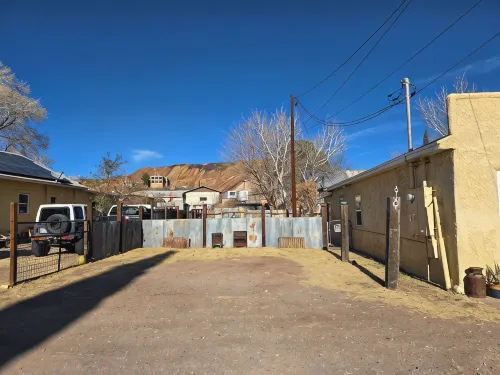 Artsy&Historic 3BR+3BA On site parking! No Stairs!