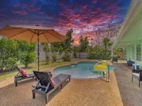 2 Kitchens + Pool + Ping-Pong + Corn Hole + BBQ + Next to Venice Downtown Hotels in Venice Gardens