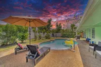 2 Kitchens + Pool + Ping-Pong + Corn Hole + BBQ + Next to Venice Downtown -  Habitaciones en casas particulares