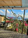 Bungalow with magnificent lagoon and mountain views, in a natural setting