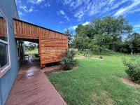 Peaceful Boho Retreat Nestled in the Woods – 5 Mins from Downtown - 3성급