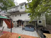 Stunning! Pocono Escape! HotTub Sauna Pool Ski Pet-Friendly Fireplace Fishing