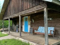 SPRING DISCOUNT Charming 3 bedroom log cabin near Bella Vista Ar. Private