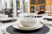 4Bd Brand New - Modern & Spacious, Pet Friendly, Hot Tub, Mt View Retreat