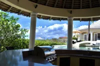 Your luxury home sleeps 10 on the World's number one Island and beach - Villas