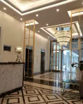 2BR Luxury Lower Penthouse in Mckinley West