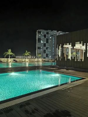 Royal Comfort Suite Meritus (near swimming pool)