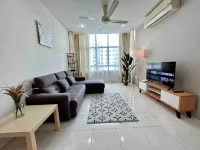 Cozy house with 2 Parking in Bandar Kinrara - Condos