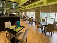 Royal View Hotel Hotels near RAKgas