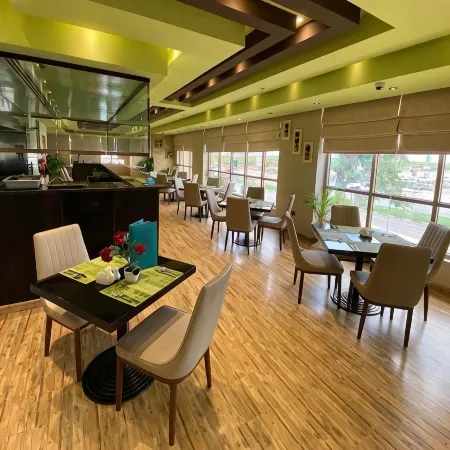 Royal View Hotel Отели рядом с достопримечательностью «Городской пляж»