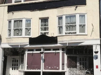 سيتي لودج لندن Hotels near باو
