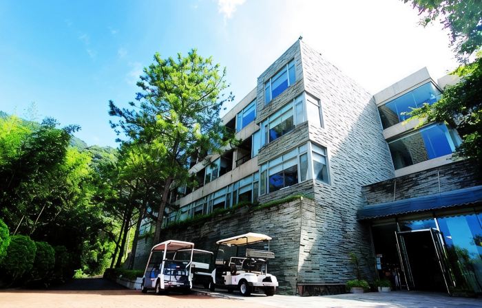 Cedarwood Villa