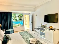 Paradise Inn Beach Resort Hoteles cerca de Playa Mamoura