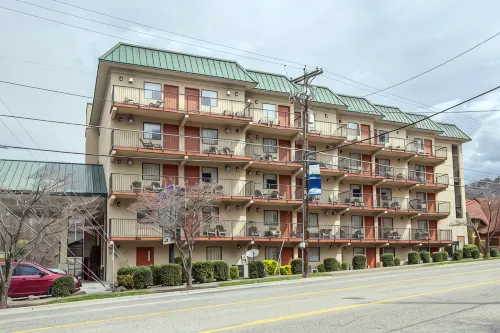 Sleep Inn & Suites Near Sports World Blvd - parking