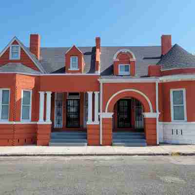 Downton Memphis 5 min walk to Fedex Forum and Beale St. - Completely renovated. Hotel Exterior