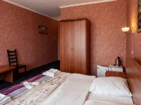 Forsazh Hotel - parking