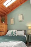 Cozy Treehouse on the Lake - Peaceful and Private -  Privatzimmer