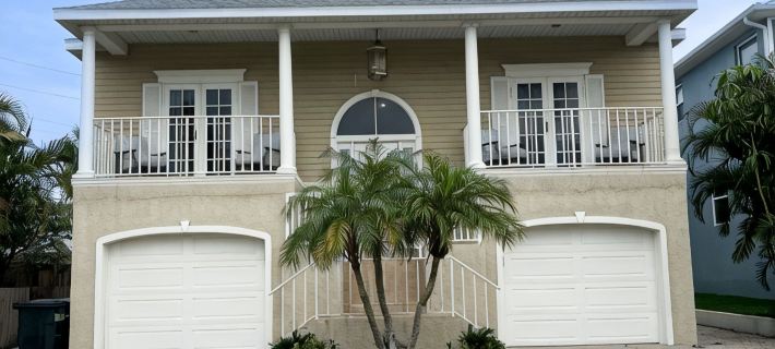 400 yards to Siesta Key Village, 800 yard To The public Beach Access 2 and 7. Hotels in Siesta Key