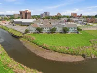 Home 4 U at Olive Bayou! Downtown Lake Charles - Jacuzzi