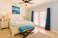 High Tide 5 Bedroom Ocean View House, Heated Pool, Hot Tub, Darts, King beds