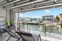 Waterfront: Jacuzzi, SUP, Kayaks, Big H2O Mat, Fun Room, Ping Pong, Dock & Canoe - Gym