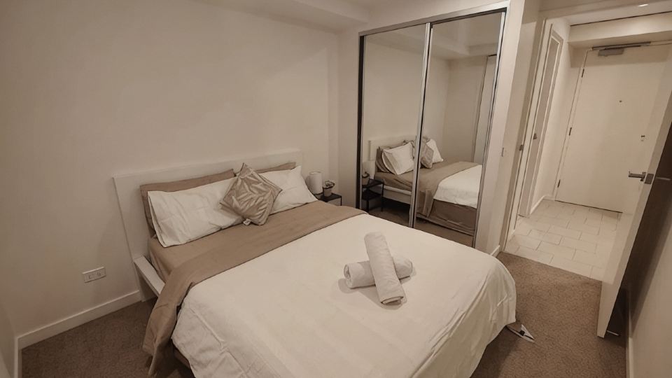 Modern 1-bedroom Unit in Dicksonnear Shops