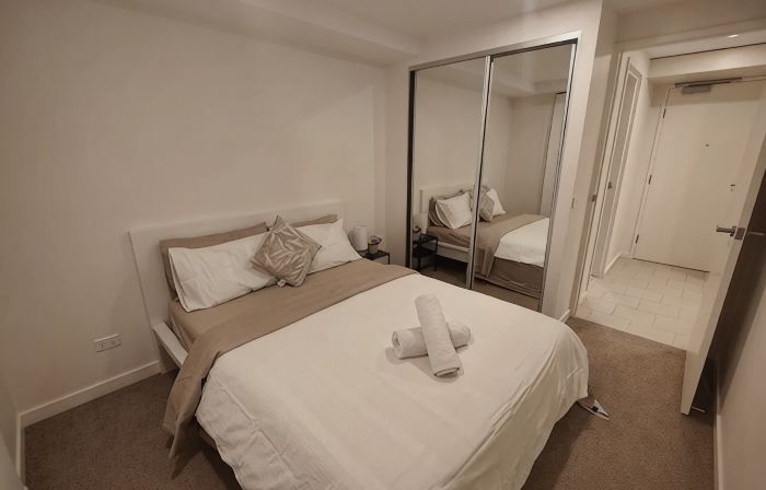 Modern 1-bedroom Unit in Dicksonnear Shops