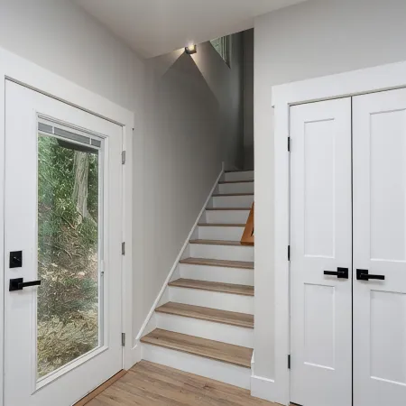 Trendy Townhome Near Downtown